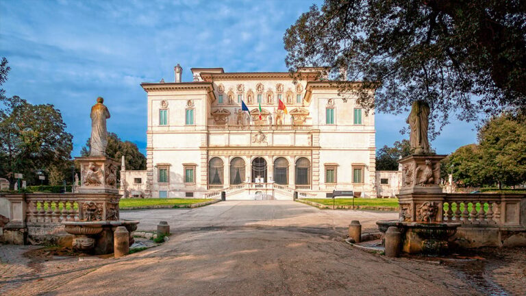 Primo piano del Museo e Galleria di Villa Borghese Roma