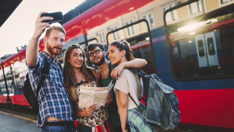 Ragazzi vacanze in treno