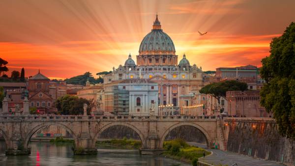 Giubileo Roma 2025: vista San Pietro al tramonto