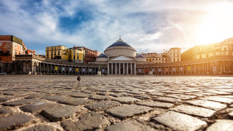 Zone a traffico limitato Napoli - Piazza del Plebiscito