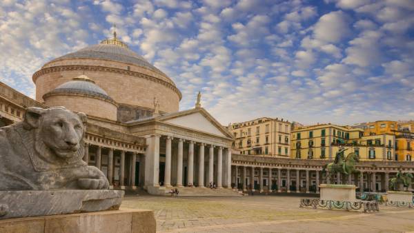 Cosa vedere a Napoli in due giorni: piazza del Plebiscito